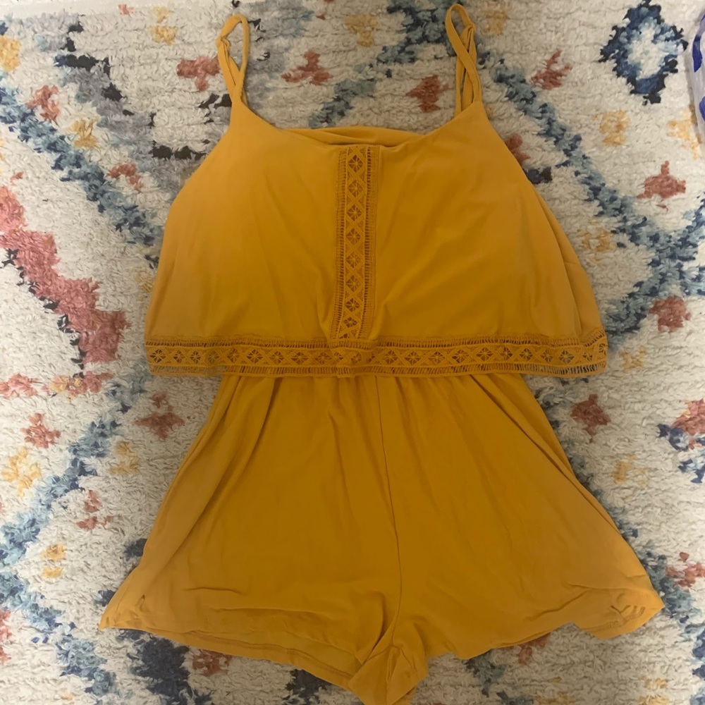 Polly & Esther romper size Large